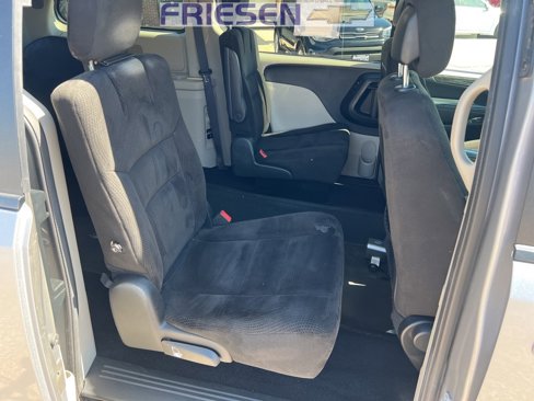 Used 2016 Dodge Grand Caravan SXT w/ Rear Park Assist Package image 7