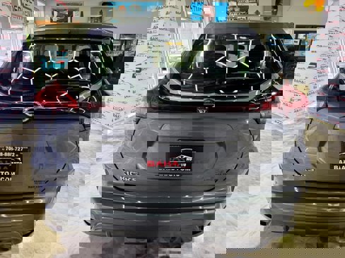 Used 2021 Nissan Kicks S image 5