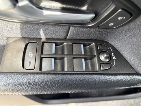Used 2017 Land Rover Range Rover Evoque SE image 38