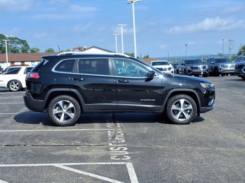 Used 2021 Jeep Cherokee Limited image 8