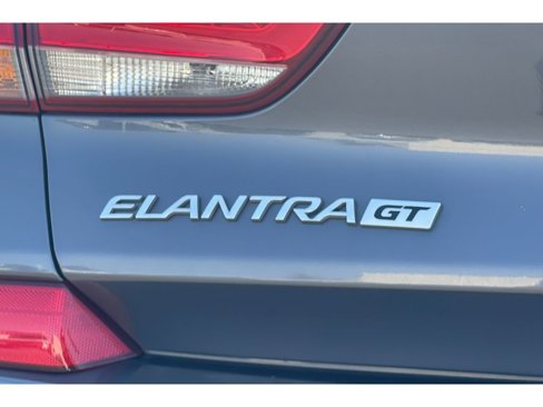 Used 2018 Hyundai Elantra GT w/ Tech Package 03 image 17