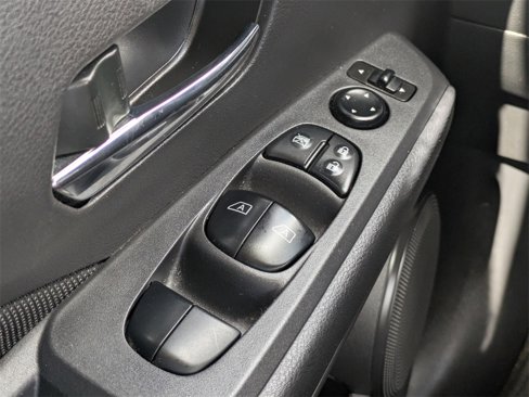 Used 2024 Nissan Kicks SV image 20