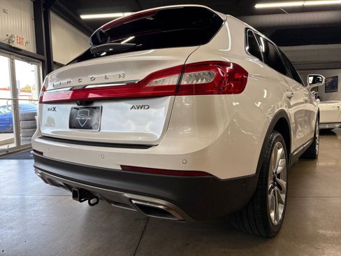 Used 2017 Lincoln MKX Reserve w/ Driver Assistance Package image 9