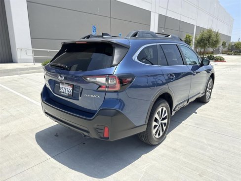 Used 2022 Subaru Outback Premium image 3