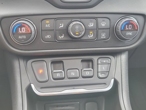 Used 2020 GMC Terrain SLE w/ Driver Convenience Package image 15