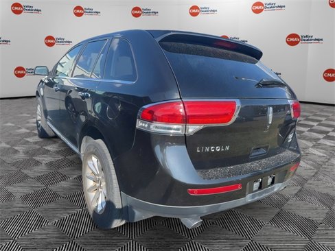Used 2013 Lincoln MKX AWD image 2