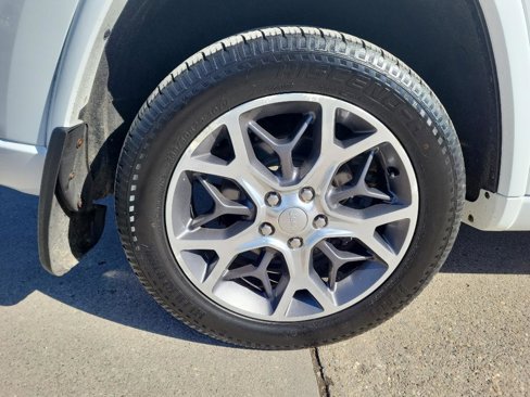 Used 2019 Jeep Grand Cherokee Overland image 10