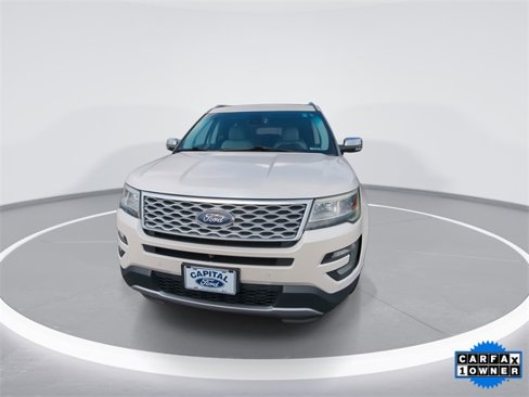 Used 2017 Ford Explorer Platinum image 3