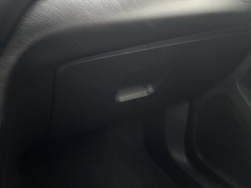 Used 2019 Chevrolet Equinox LT w/ Driver Convenience Package image 19