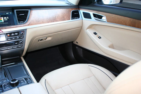 Used 2015 Hyundai Genesis 3.8 w/ Option Group 02 image 17