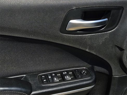 Used 2016 Dodge Charger SE image 21