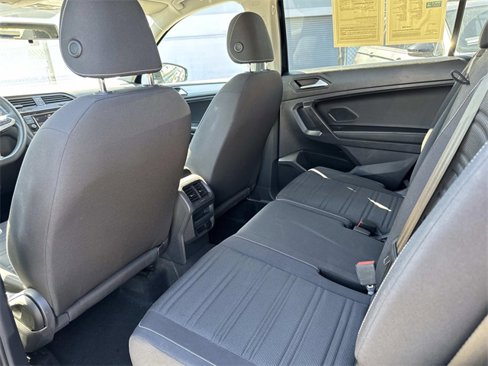 Certified 2022 Volkswagen Tiguan S image 10