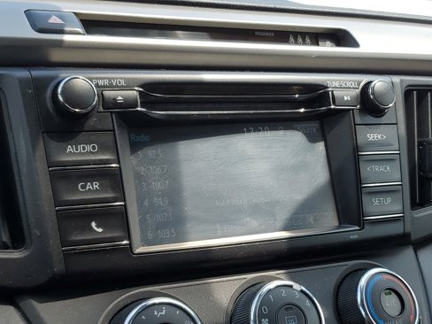 Used 2018 Toyota RAV4 LE image 23