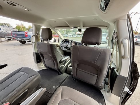 Used 2017 Chrysler Pacifica LX image 13
