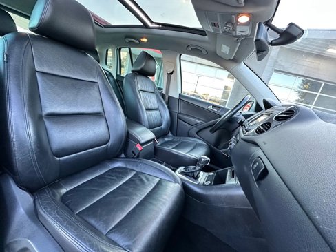Used 2016 Volkswagen Tiguan SEL image 18