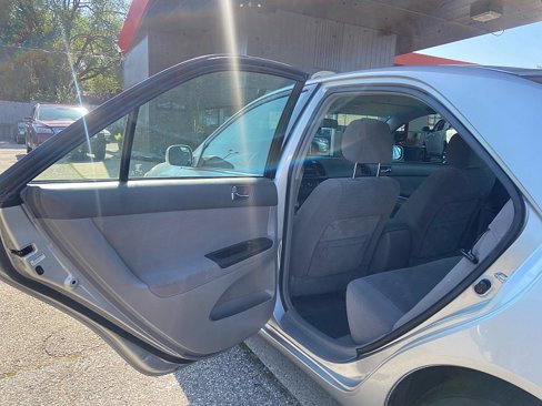 Used 2005 Toyota Camry LE image 6