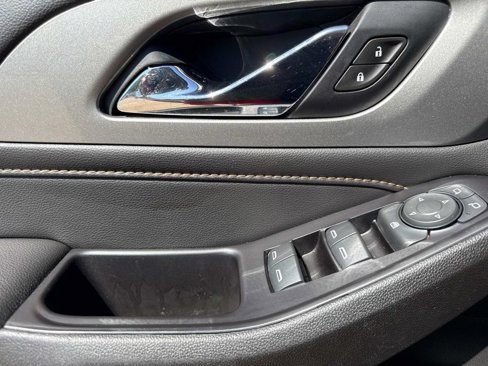 Used 2020 Chevrolet Traverse LS w/ LPO, Blackout Package image 9