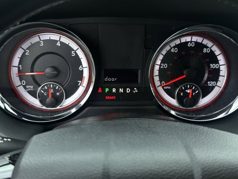 Used 2020 Dodge Grand Caravan SXT image 17