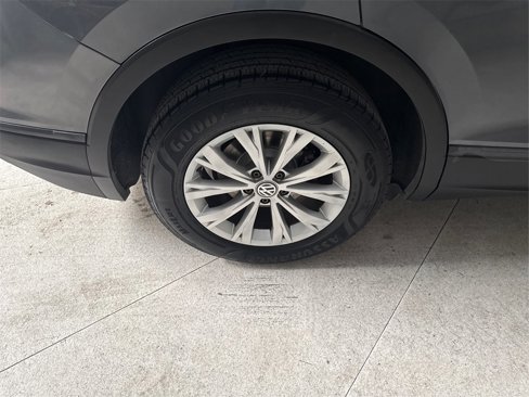 Used 2019 Volkswagen Tiguan SE w/ Panoramic Sunroof Package image 20