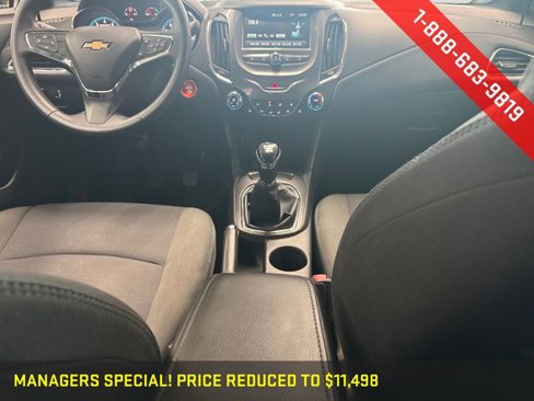 Used 2017 Chevrolet Cruze LT image 18