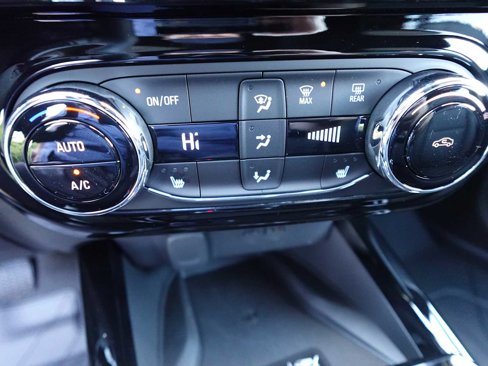 New 2025 Chevrolet Trax RS w/ Sunroof Package image 19