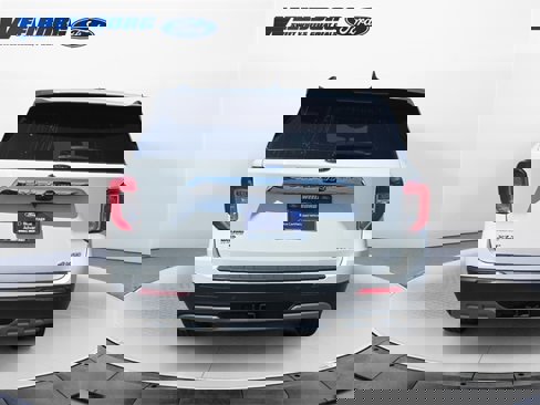 Certified 2021 Ford Explorer XLT w/ Equipment Group 202A image 4
