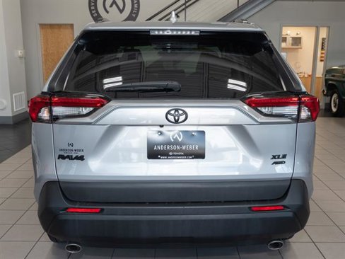 Used 2022 Toyota RAV4 XLE image 17