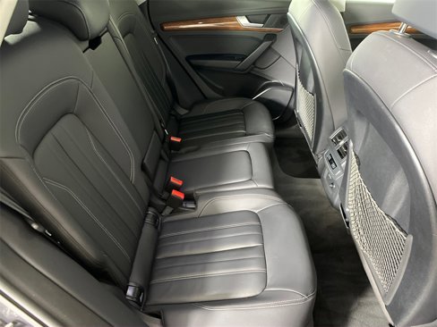 Used 2023 Audi Q5 2.0T Premium w/ Convenience Package image 18