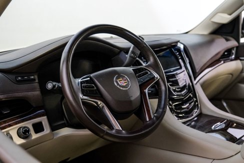 Used 2015 Cadillac Escalade Premium image 10