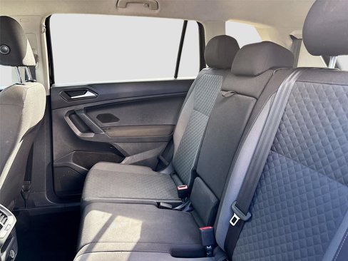 Used 2018 Volkswagen Tiguan S image 27