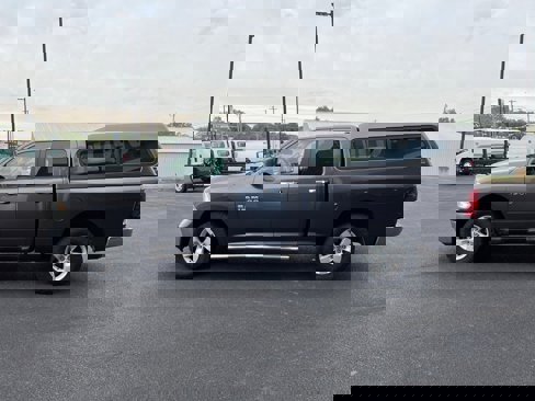 Used 2016 RAM 1500 Classic SLT image 9