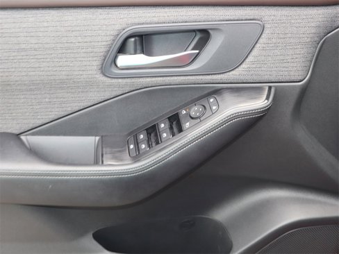 Certified 2022 Nissan Rogue SV image 13