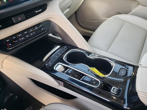 Used 2023 Buick Envision Essence image 22