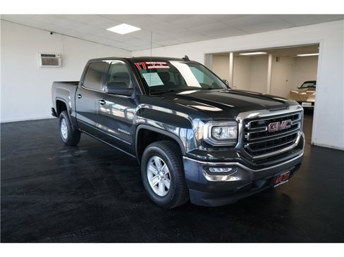 Used 2017 GMC Sierra 1500 SLE w/ SLE Value Package image 9
