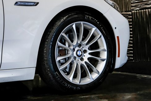 Used 2017 BMW 535i Gran Turismo xDrive image 55