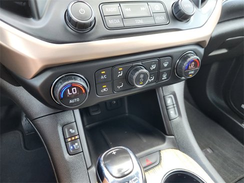 Used 2019 GMC Acadia Denali image 24