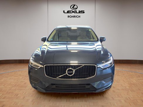 Used 2019 Volvo XC60 T5 Momentum w/ Premium Package image 2
