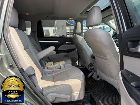 Used 2016 Toyota Highlander XLE image 11