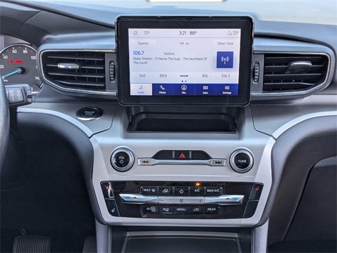 Used 2022 Ford Explorer XLT w/ Equipment Group 202A image 18