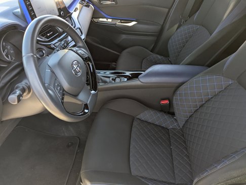 Used 2021 Toyota C-HR XLE image 16