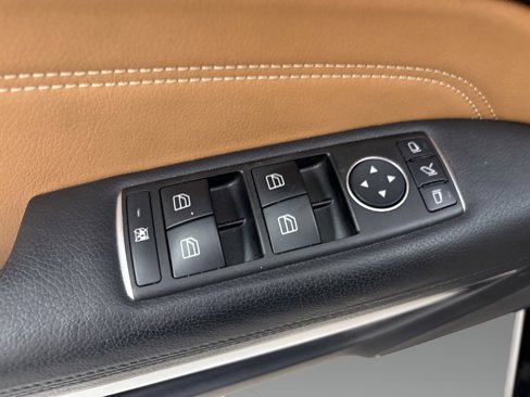 Used 2015 Mercedes-Benz E 400 4MATIC Coupe image 25