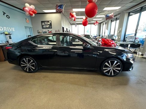 Used 2022 Nissan Altima 2.5 SR image 10