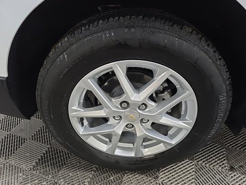 Used 2022 Chevrolet Equinox LS image 13