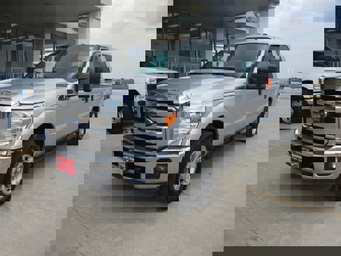 Used 2016 Ford F250 XLT w/ XLT Value Package image 2