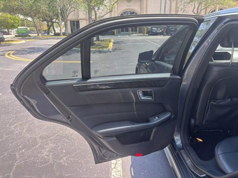 Used 2016 Mercedes-Benz E 350 Sedan w/ Premium Package image 31