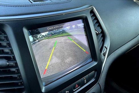 Used 2021 Jeep Cherokee Latitude Lux w/ Sun & Sound Group image 26