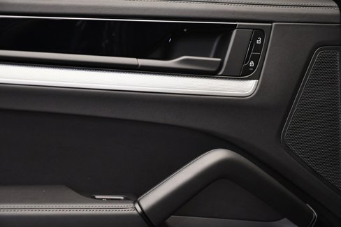 Certified 2024 Porsche Cayenne S image 45