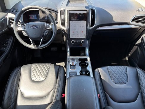 Used 2024 Ford Edge Titanium image 11