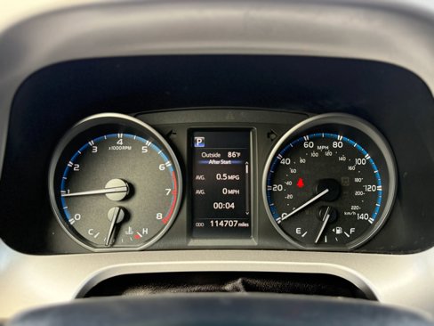 Used 2018 Toyota RAV4 LE image 18