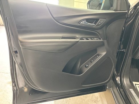 Used 2022 Chevrolet Equinox Premier image 10